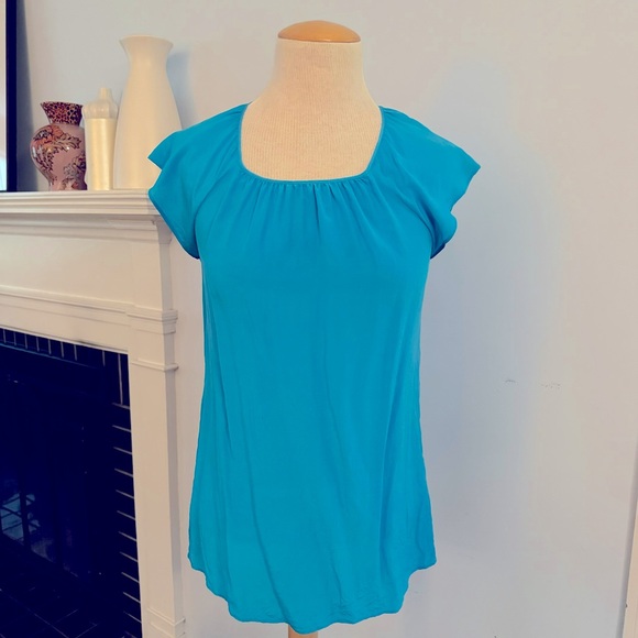 Banana Republic silk square neck top with back keyhole cut-out & flutter sleeve - Picture 2 of 12